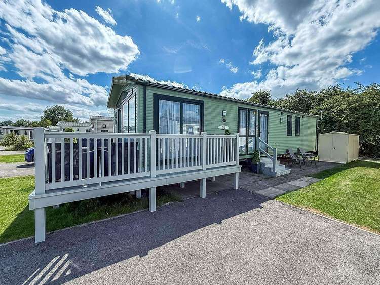 33059V⭐- Vintage area, 2 bed, 6 berth caravan with decking, D/G & C/H. Diamond rated. Preview 0