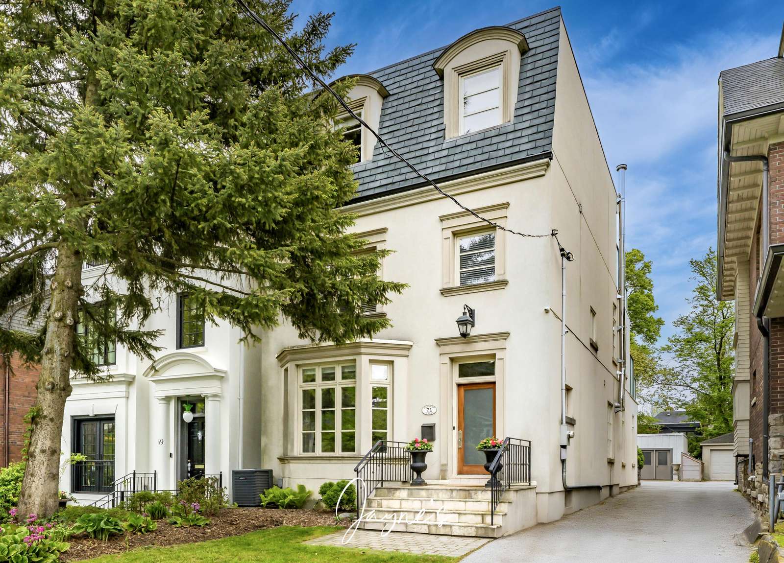 Midtown on Beautiful Farnham Preview 0