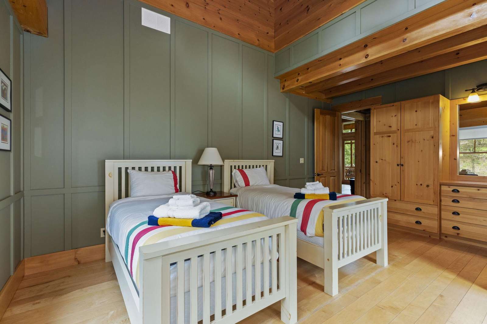 Port Cunnington-Golden Eagle - property