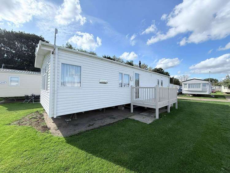 20160BS⭐ – Broadland, 3 bed, 8 berth caravan with Wi-Fi, D/G and C/H. Ruby rated. Preview 0