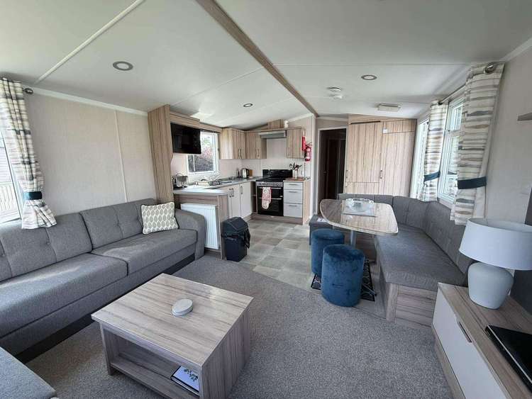 70831C⭐ – Cherry, 3 bed, 8 berth caravan with decking, D/G and C/H. Ruby rated. Preview 4