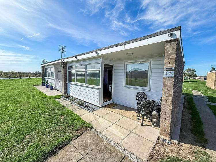 51017S⭐ – Sunbeach Holiday Park, 2 bed, 5 berth chalet. Opal rated. Preview 0