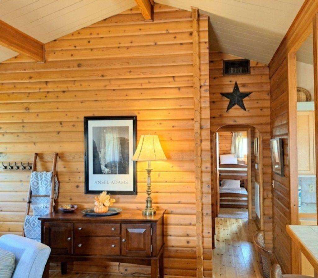 LOREL'S LOG HOUSE 3BDR/Lake,Trails,Firepit,Pool Table Preview 0