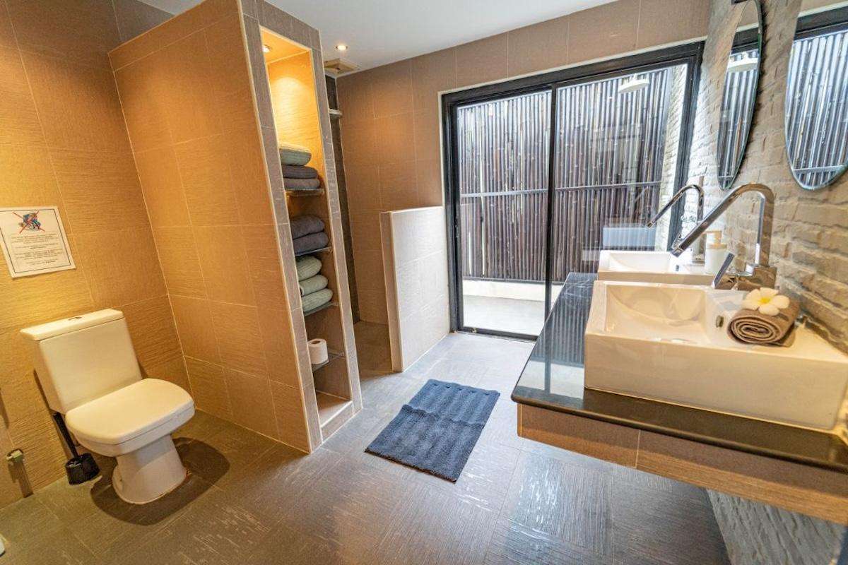 Malee Beachfront Villa E6 Preview