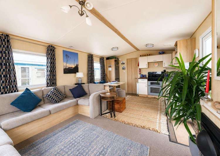 90031SV⭐ – Sea View area, 2 bed, 6 berth caravan with side decking, D/G and C/H. Ruby rated. Preview 5