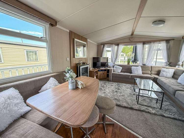36046D⭐ – D area, 2 bed, 6 berth caravan with decking. Opal rated Preview 5