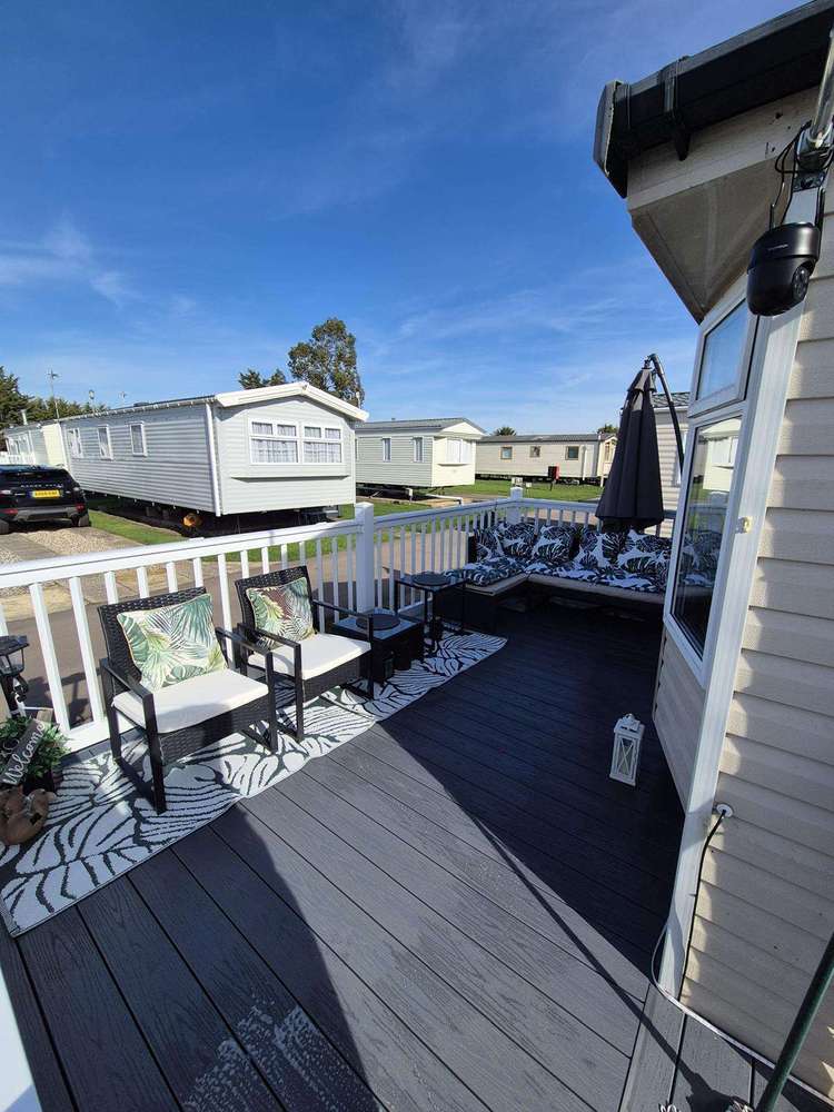 36046D⭐ – D area, 2 bed, 6 berth caravan with decking. Opal rated Preview 4