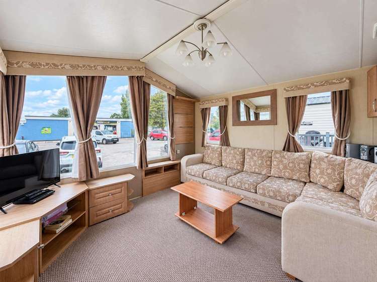 17157P⭐ – Pines area, 3 bed, 8 berth caravan with D/G & C/H. Ruby rated. Preview 5