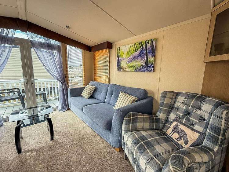 46516V⭐ – Valley Farm, 2 bed, 6 berth caravan with front decking, D/G & C/H. Opal rated. Preview 4