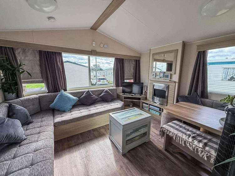 50027F⭐ – Fulmar, 2 bed, 6 berth caravan with side decking, D/G and C/H. Opal rated. Preview 4