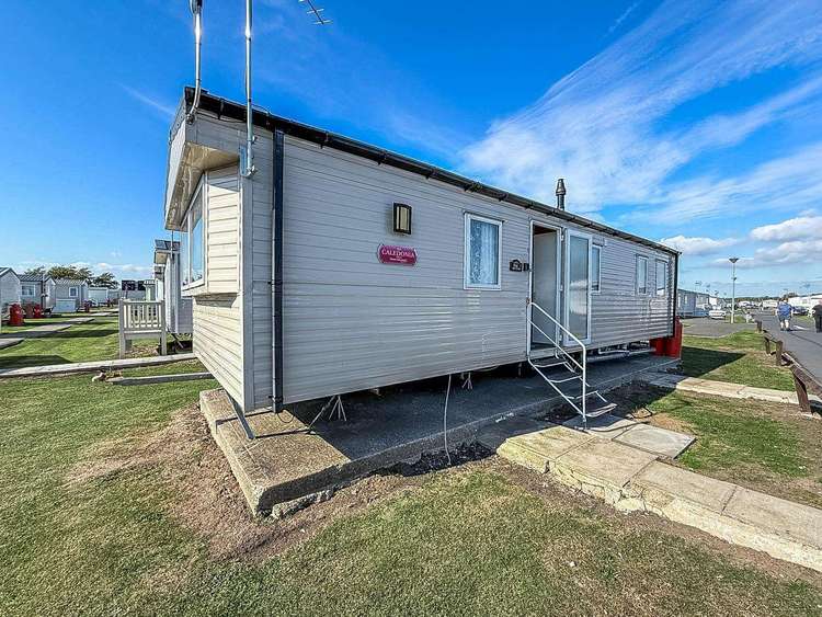 28035FI⭐ – Flatford Island, 2 bed, 6 berth caravan with D/G & C/H. Ruby rated. Preview 0