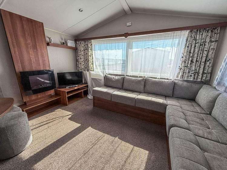 28035FI⭐ – Flatford Island, 2 bed, 6 berth caravan with D/G & C/H. Ruby rated. Preview 5