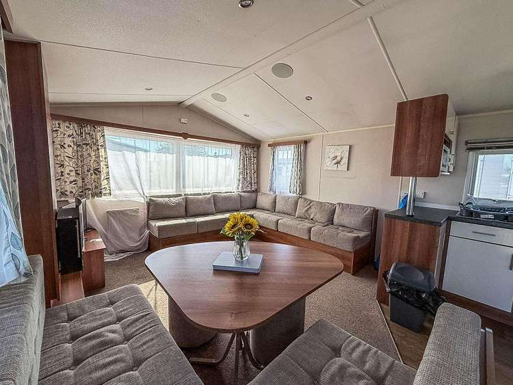 28035FI⭐ – Flatford Island, 2 bed, 6 berth caravan with D/G & C/H. Ruby rated. Preview 4