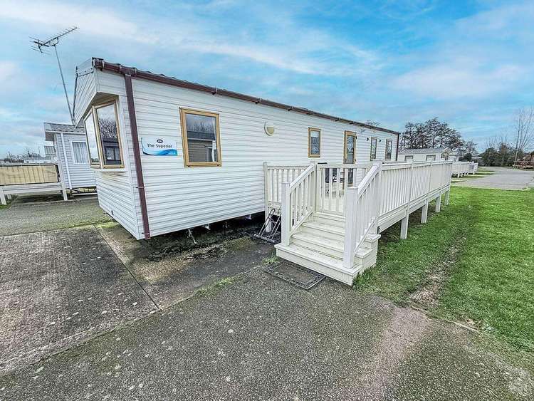 23063W⭐ – Windsor area, 3 bed, 8 berth caravan with decking, C/H & D/G. Ruby rated. Preview 0