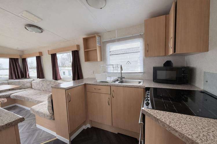 71009R⭐ – Robin Area, 2 bed, 6 berth caravan. Emerald rated. Preview 5