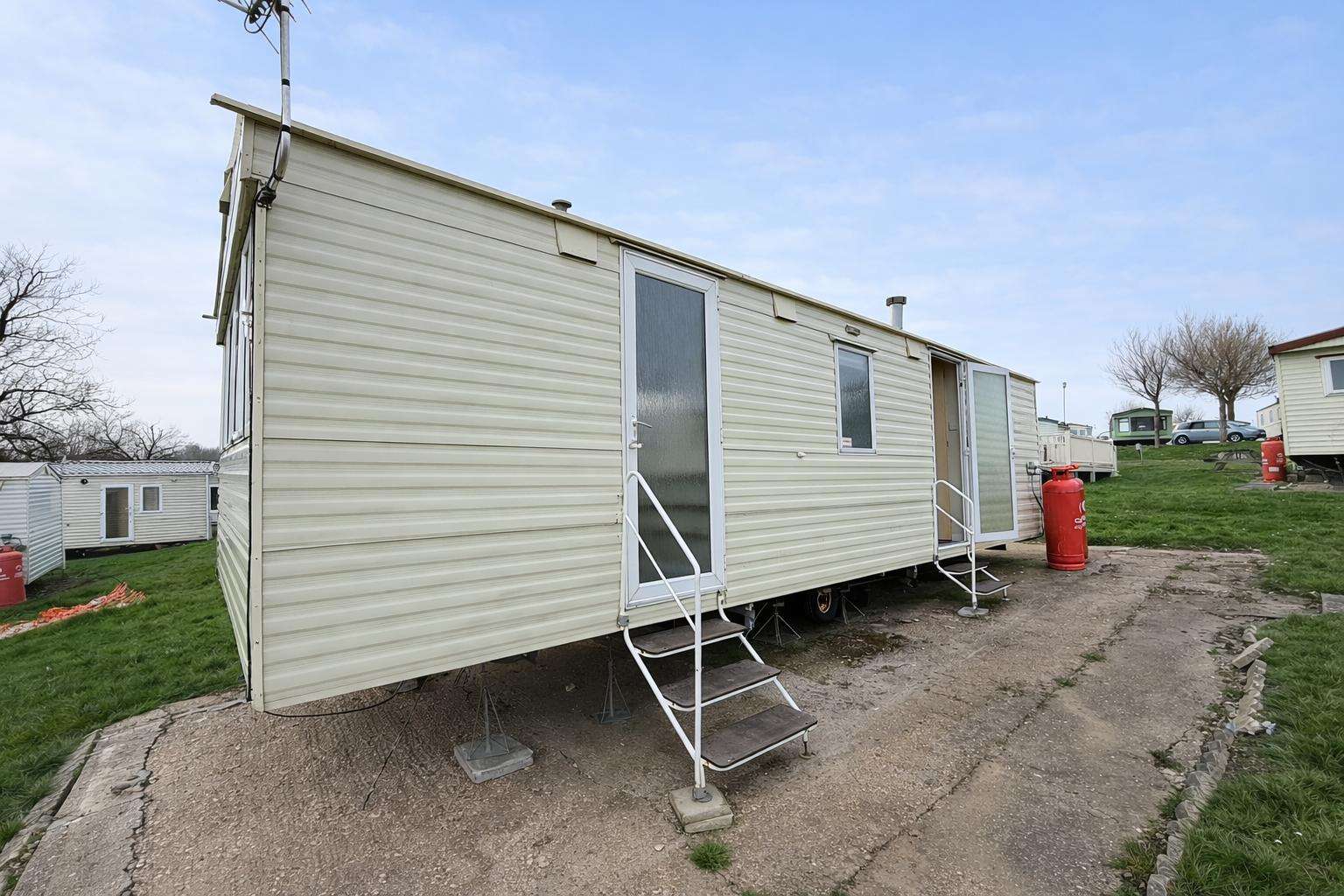 Embrace the coastal charm of Yorkshire with 2cHolidays at our fantastic caravan at Sand le Mere Holiday Park. - property