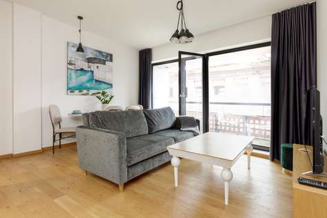 Roseni 9-6 (balcony) - 1