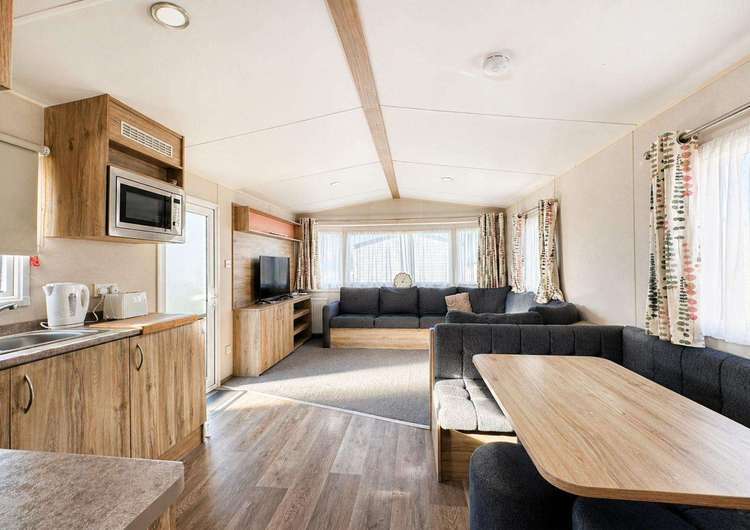 74072B⭐ – B area. 2 bed, 6 berth caravan with D/G and C/H. Ruby rated. Preview 5