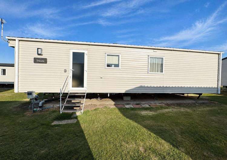 74072B⭐ – B area. 2 bed, 6 berth caravan with D/G and C/H. Ruby rated. Preview 0
