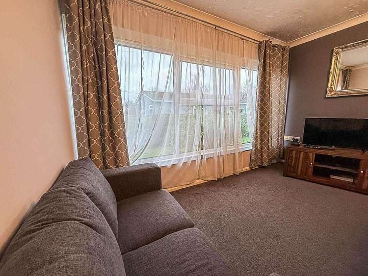 12050B⭐ – Broadlands Marina, 2 bed, 4 berth chalet with D/G & electric panel heaters. Opal rated. Preview 4