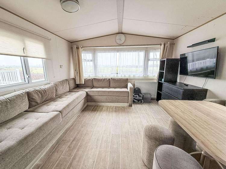 28007SV⭐ – Swallow View, 3 bed 8 berth caravan with decking. Opal rated Preview 5