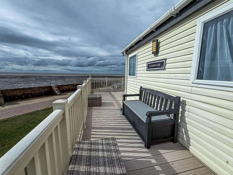 49019S⭐ – Seashore View area, 3 bed, 8 berth lodge with full sea views and decking. Platinum rated. Preview 2