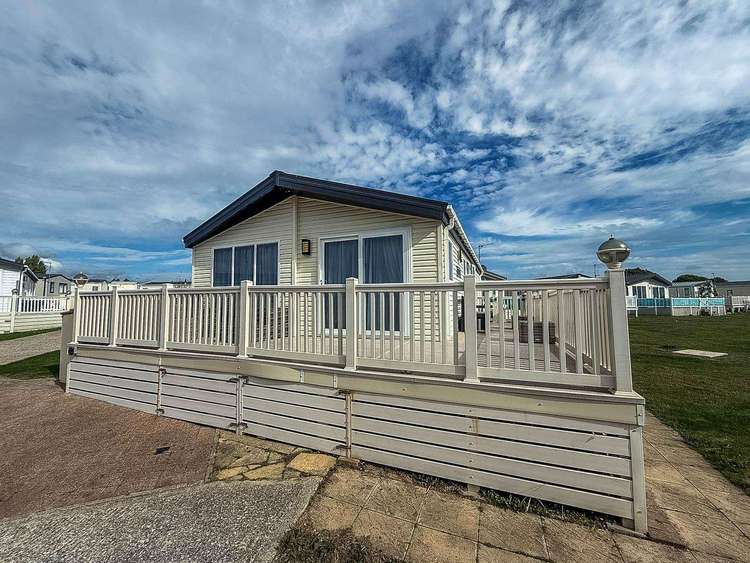 49019S⭐ – Seashore View area, 3 bed, 8 berth lodge with full sea views and decking. Platinum rated. Preview 0