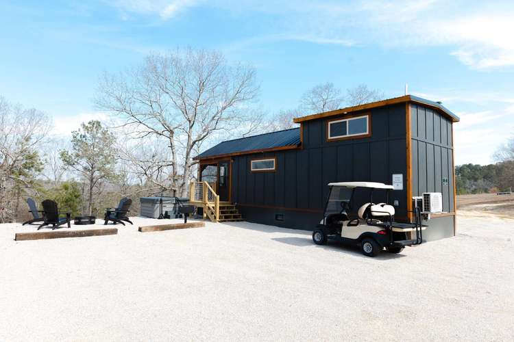 Cottage #8 The Thoroughbred Preview 0
