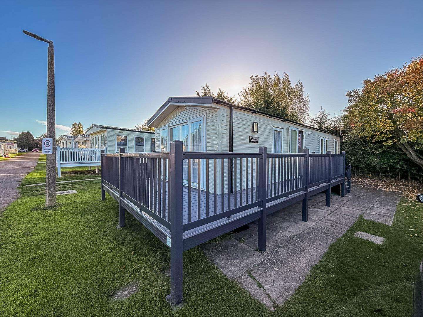 Discover the joy of Hunstanton with a stay at this beautful caravan on Manor Park. - property