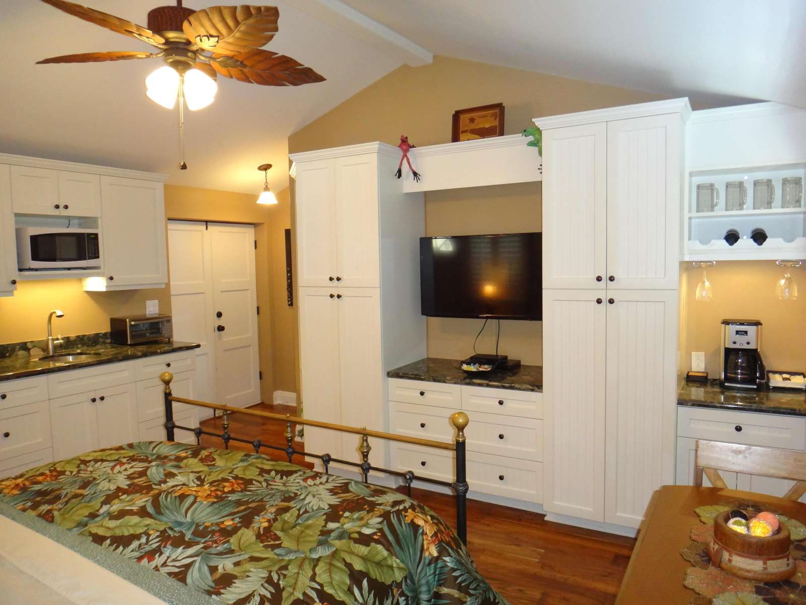 Lanikai Plumeria Cottage- Studio Preview 0