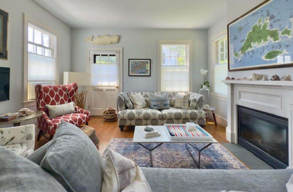Charming Cottage in the Heart of Vineyard Haven - 1 Block from Harbor & Shops Preview 0