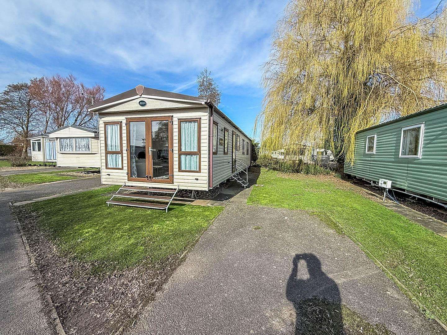 Discover the charm of Southview Holiday Park Lincolnshire, an ideal destination for last minute caravan holidays and British staycations that combine relaxation and adventure. - property