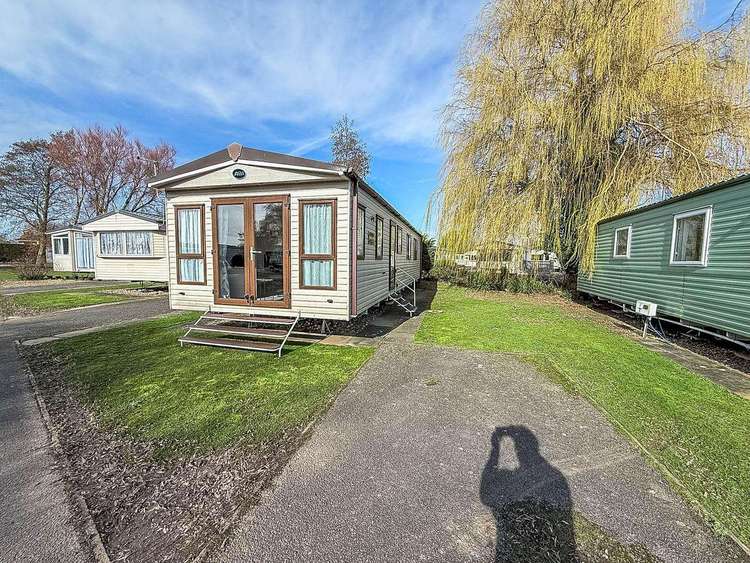 33052S⭐ – Springs area, 2 bed, 6 berth caravan with D/G and C/H. Opal rated. Preview 0