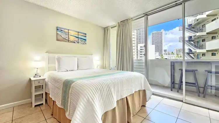 Waikiki Grand Suite 402 Preview 0