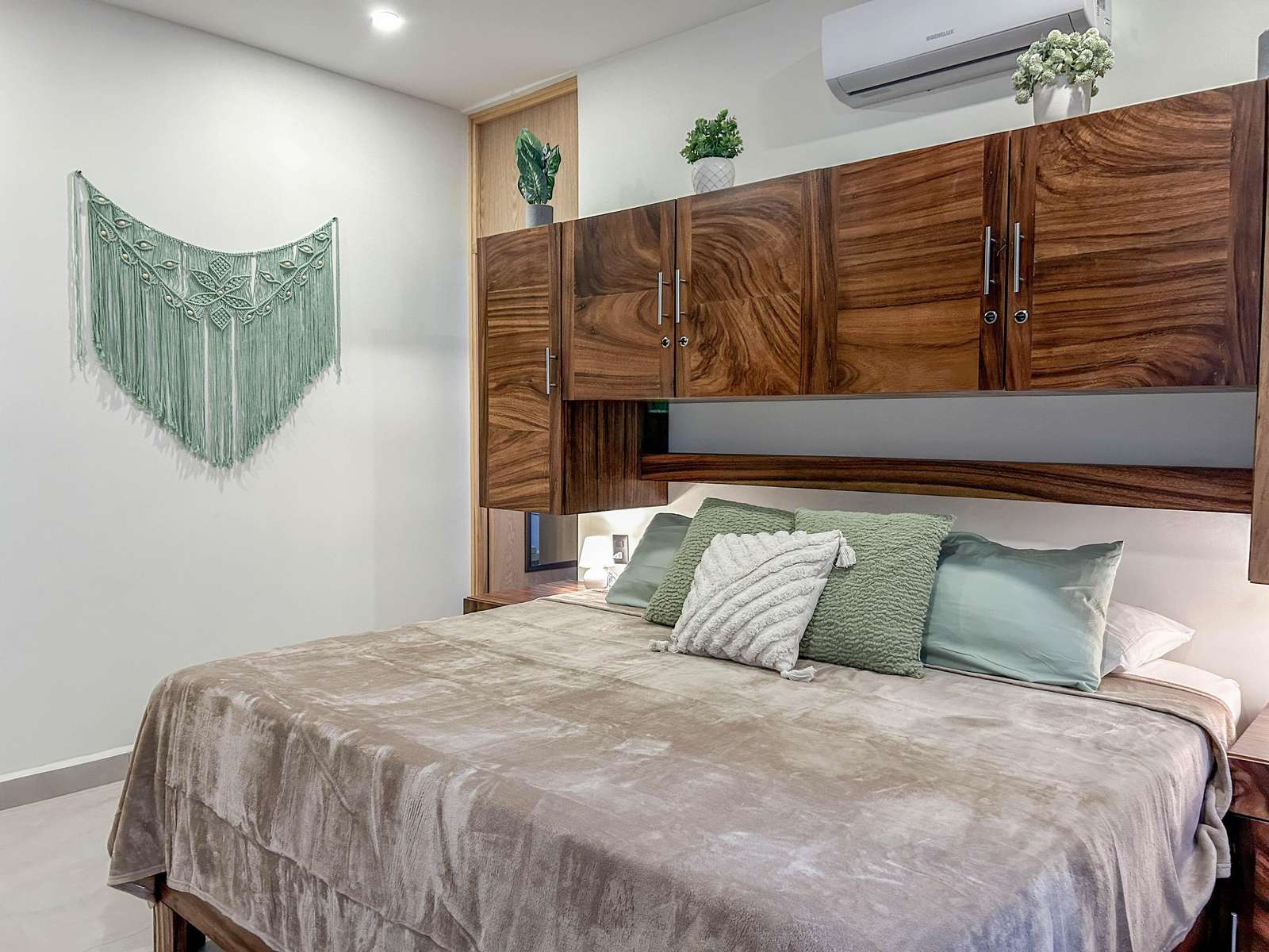 Terranova 303 ROOM Preview 0