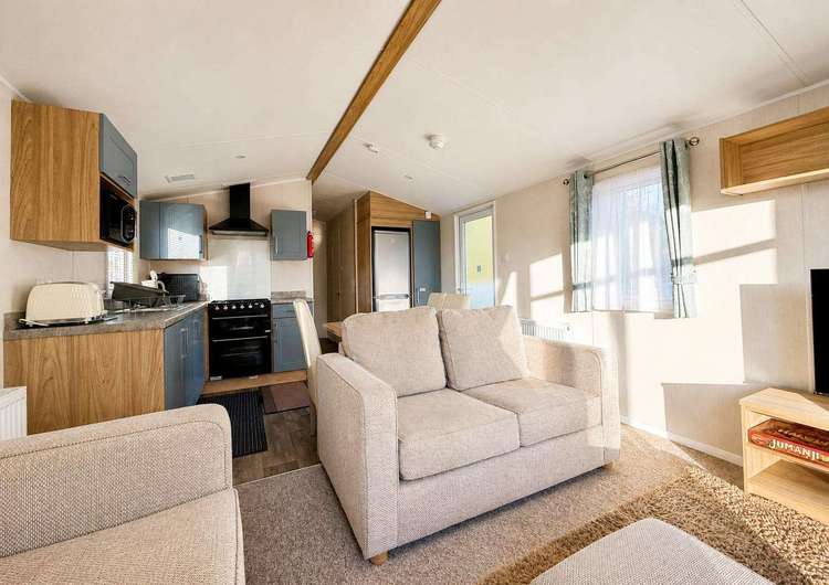 46946SB⭐ – Summer Brook Area, 2 bed, 6 berth caravan with decking, D/G & C/H. Opal rated. Preview 5