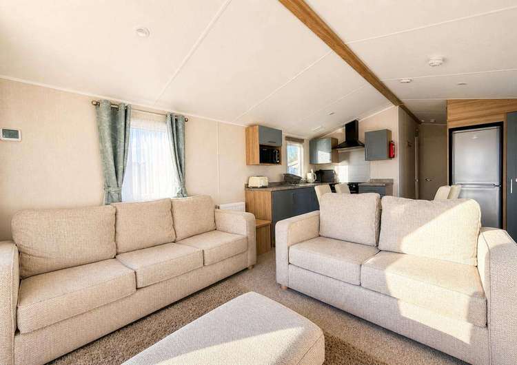46946SB⭐ – Summer Brook Area, 2 bed, 6 berth caravan with decking, D/G & C/H. Opal rated. Preview 4