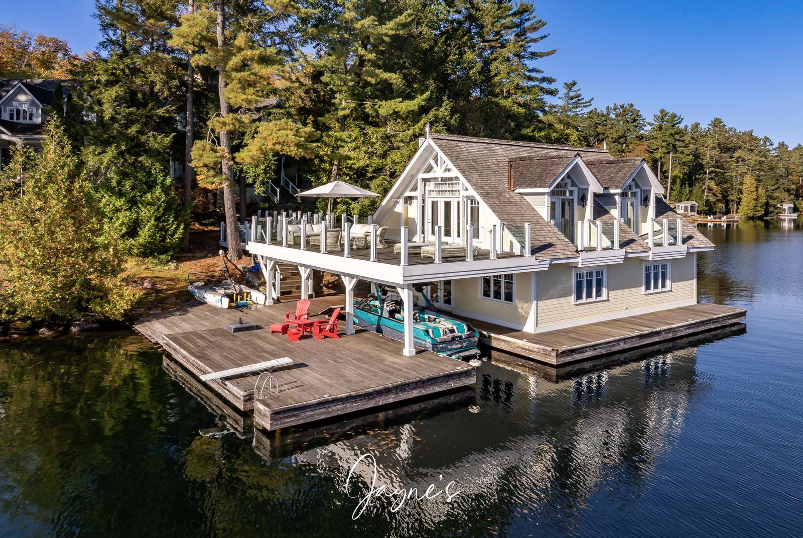 Lakeside retreat with spacious deck and cozy dockside seating