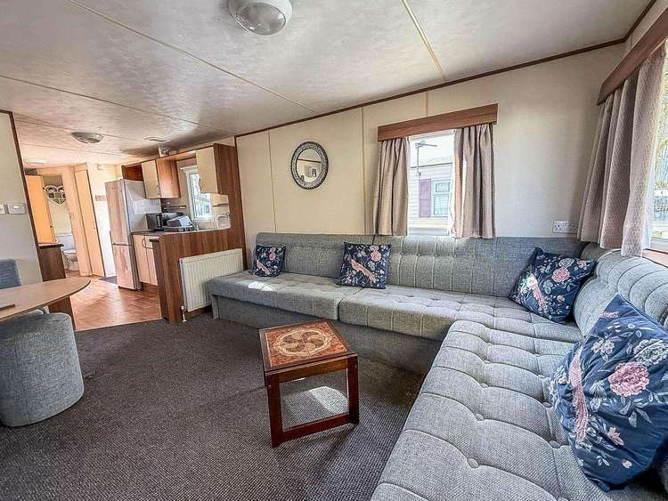 33026CL⭐ – Cedar Lakes area, 3 bed, 5 berth caravan with decking and lake view. Opal rated. Preview 4