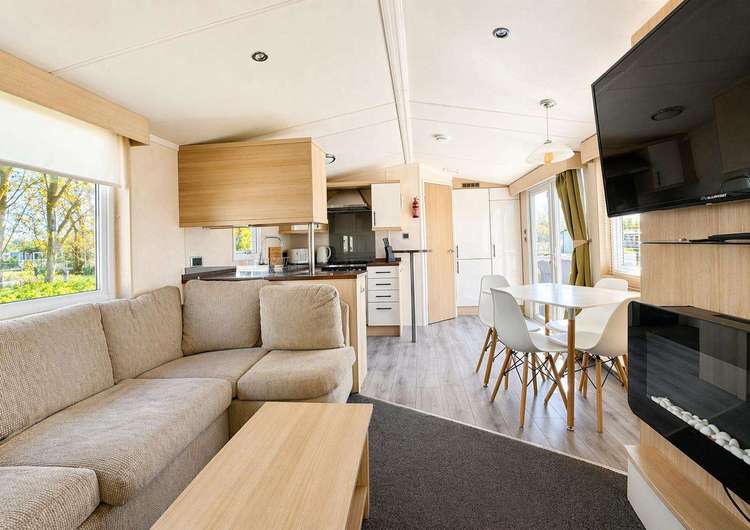 48033F⛱️ – Freshfield area, 3 bed, 8 berth caravan with side decking. Opal rated. Preview 5