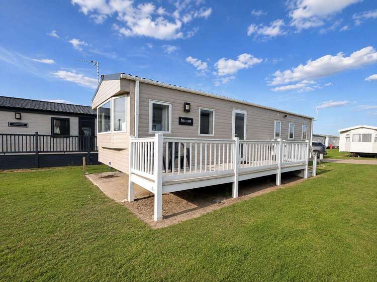 20204BS⭐ – Broadland, 3 bed, 8 berth caravan with decking to the side. Ruby rated. Preview 0