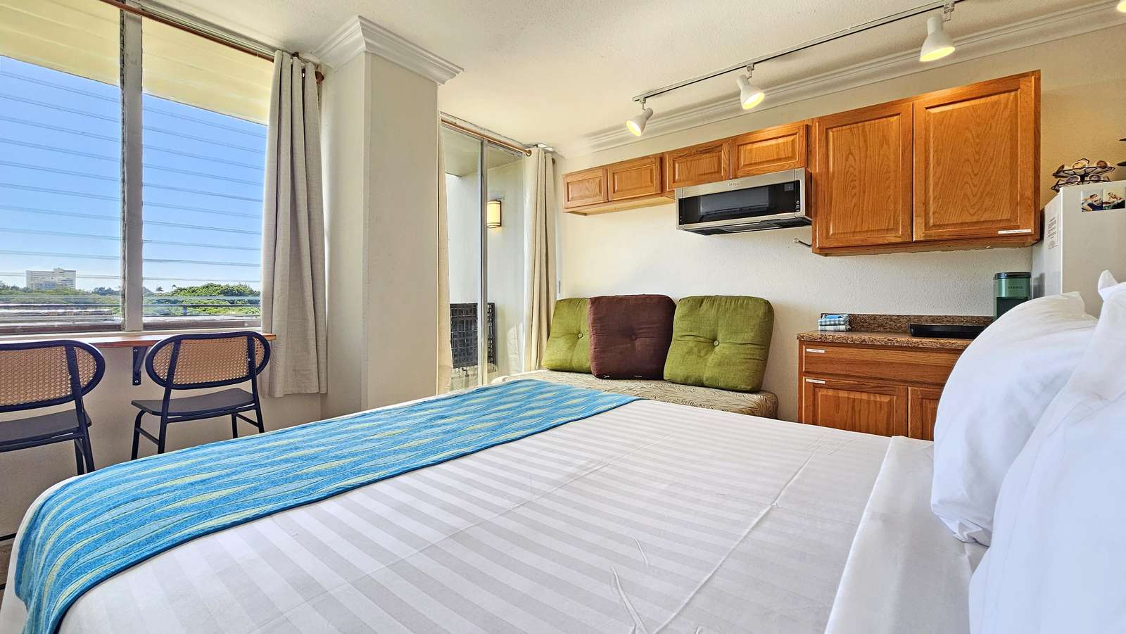 Waikiki Grand Suite 610 Preview 0