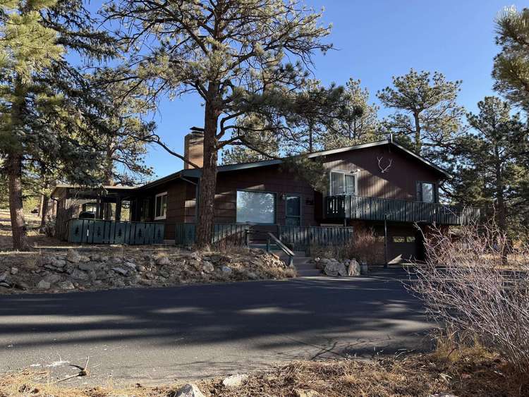 Bright & Cozy Retreat Near Lake Estes – Monthly Rental Only Preview 0