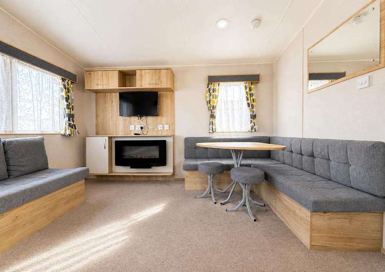 74068W⭐ – W area, 2 bed, 6 berth caravan with decking, D/G, and C/H. Opal rated. Preview 5