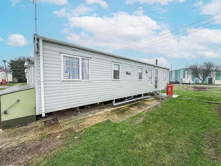 27344SW⭐ – Seawick, 4 bed, 10 berth caravan with central lounge, D/G & C/H. Opal rated. Preview 0
