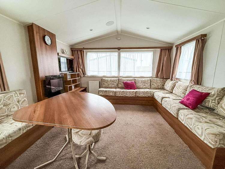 28018TD⭐ – The Dunes, 3 bed, 8 berth caravan with side decking. Ruby rated. Preview 5