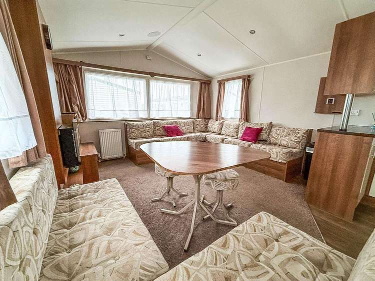 28018TD⭐ – The Dunes, 3 bed, 8 berth caravan with side decking. Ruby rated. Preview 4