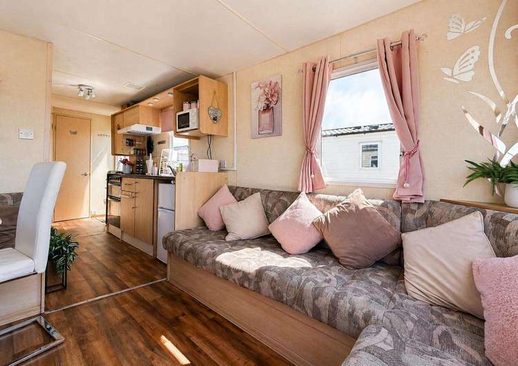 64123M⭐ – Maple Park area, 2 bed, 4 berth caravan with panel heaters in bedrooms. Emerald rated. Preview 4