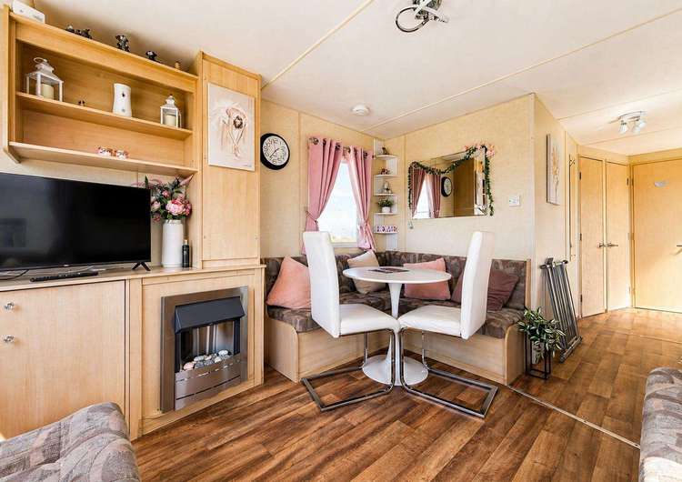 64123M⭐ – Maple Park area, 2 bed, 4 berth caravan with panel heaters in bedrooms. Emerald rated. Preview 5