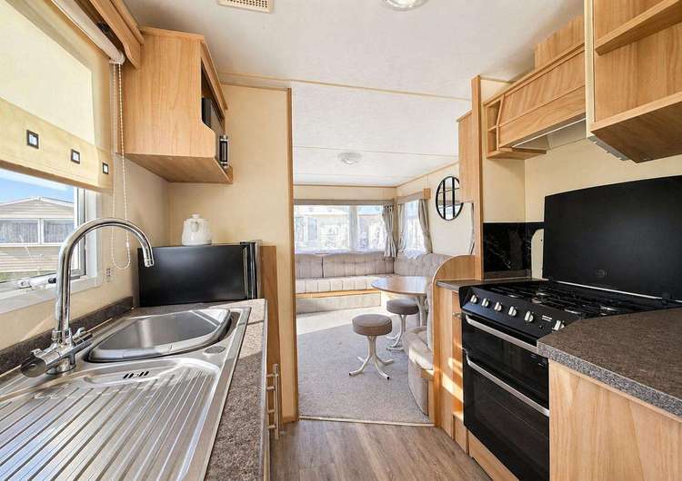 26263E⭐ – Evergreen area, 3 bed, 8 berth caravan. Emerald rated. Preview 5